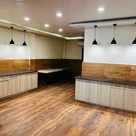 Oyo Hotel Happy Homes Бопал Екстериор снимка