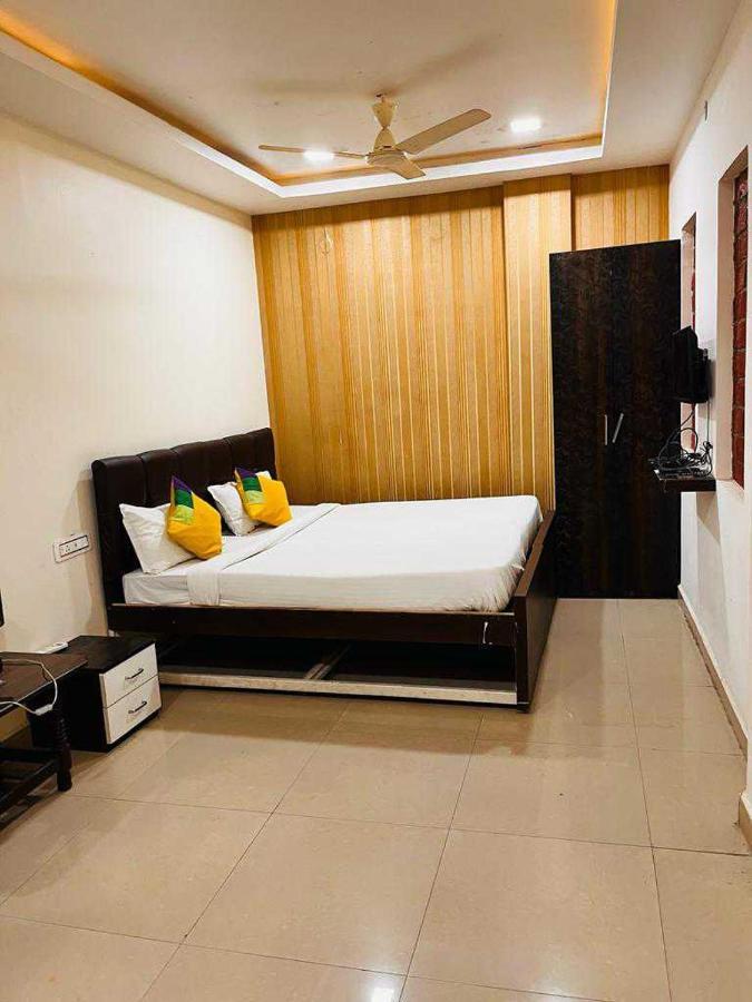 Oyo Hotel Happy Homes Бопал Екстериор снимка