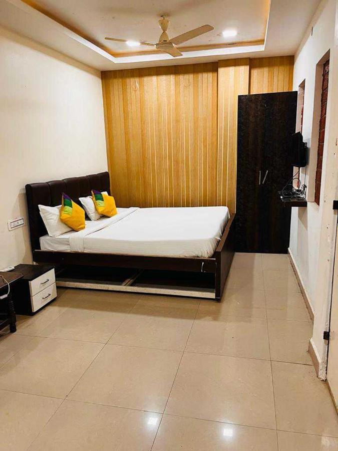 Oyo Hotel Happy Homes Бопал Екстериор снимка