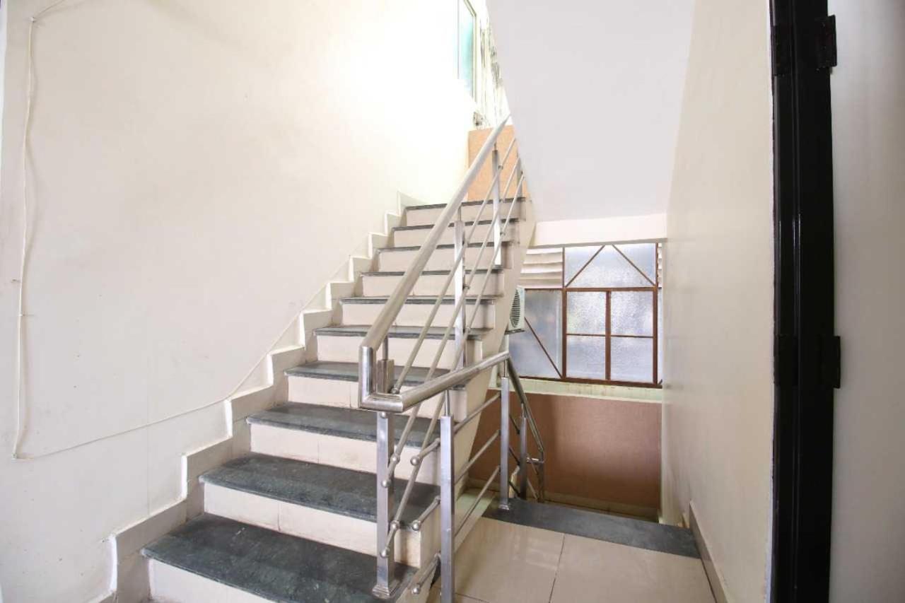 Oyo Hotel Happy Homes Бопал Екстериор снимка