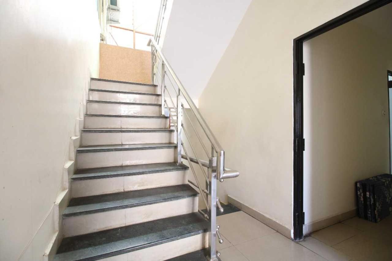 Oyo Hotel Happy Homes Бопал Екстериор снимка