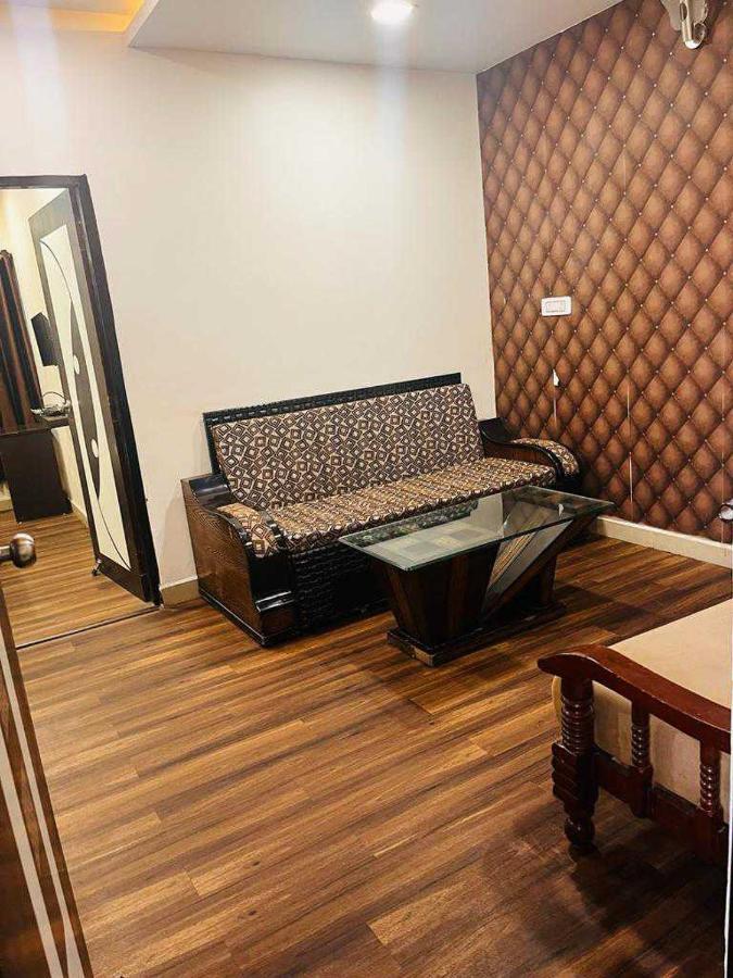 Oyo Hotel Happy Homes Бопал Екстериор снимка